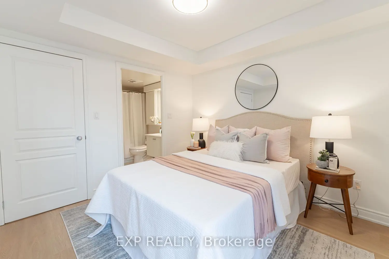 Additional image 10 of 801 Bay Street 1603