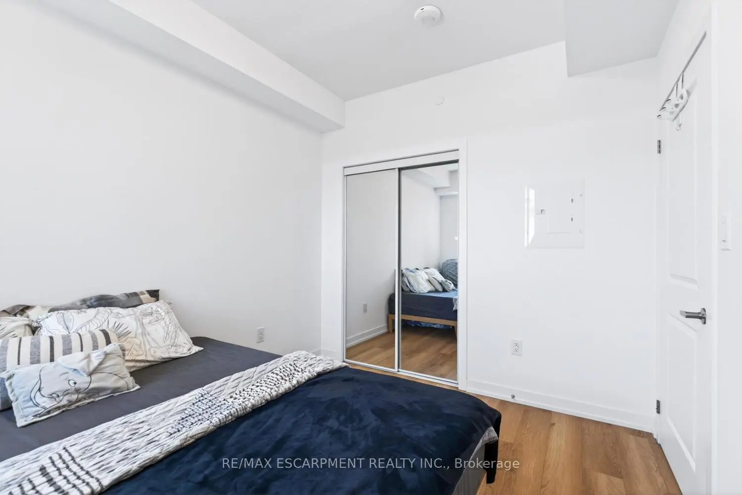 Additional image 18 of 470 Dundas Street 904