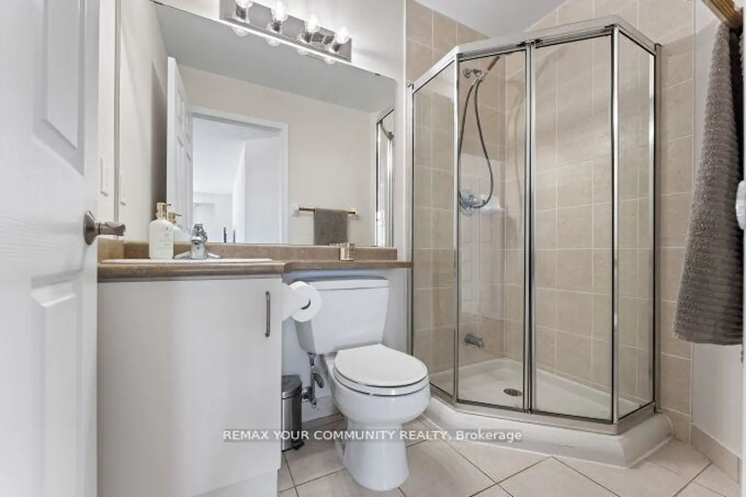 Additional image 9 of 11121 Yonge Street 519