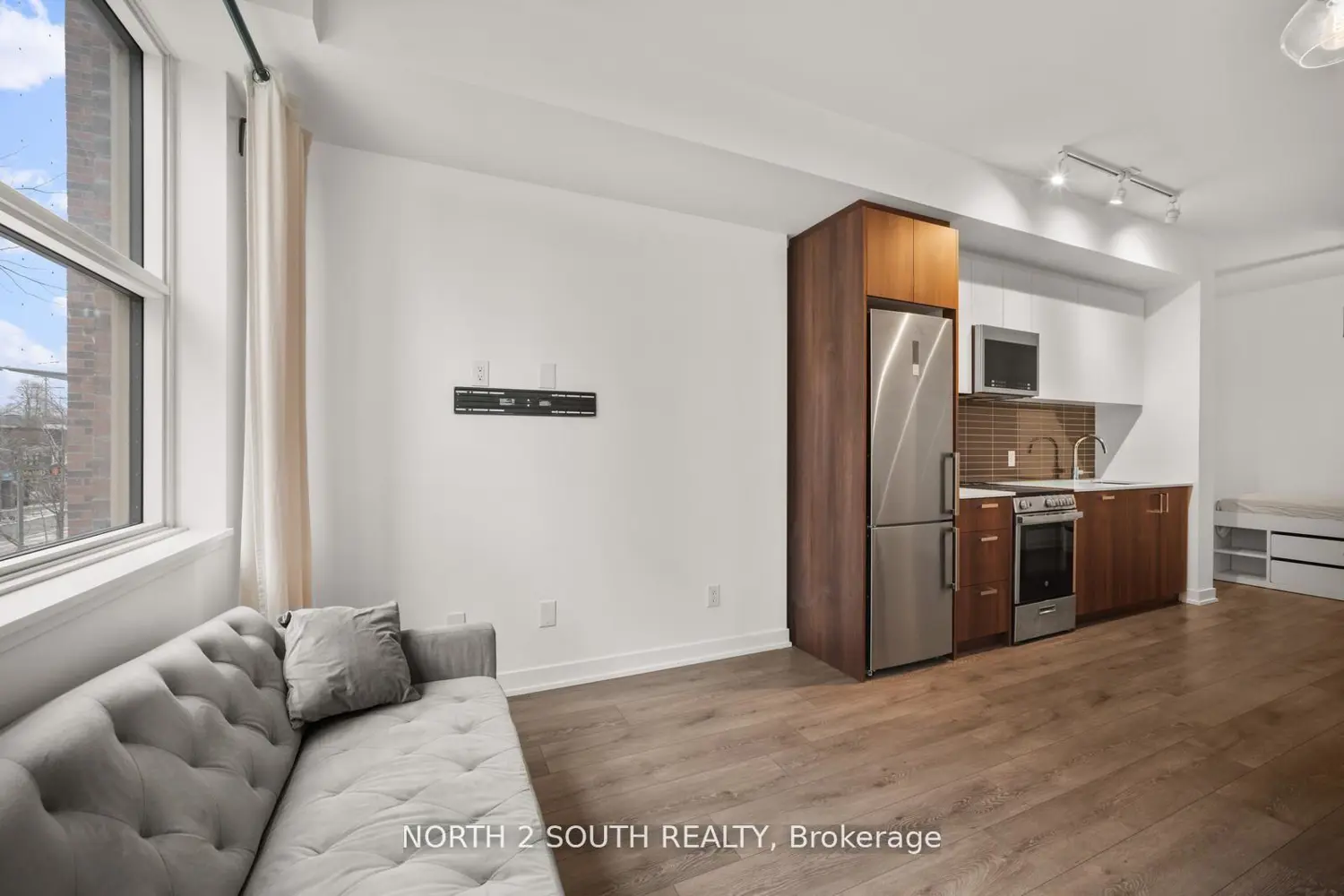 Additional image 9 of 1787 St Clair Avenue 213