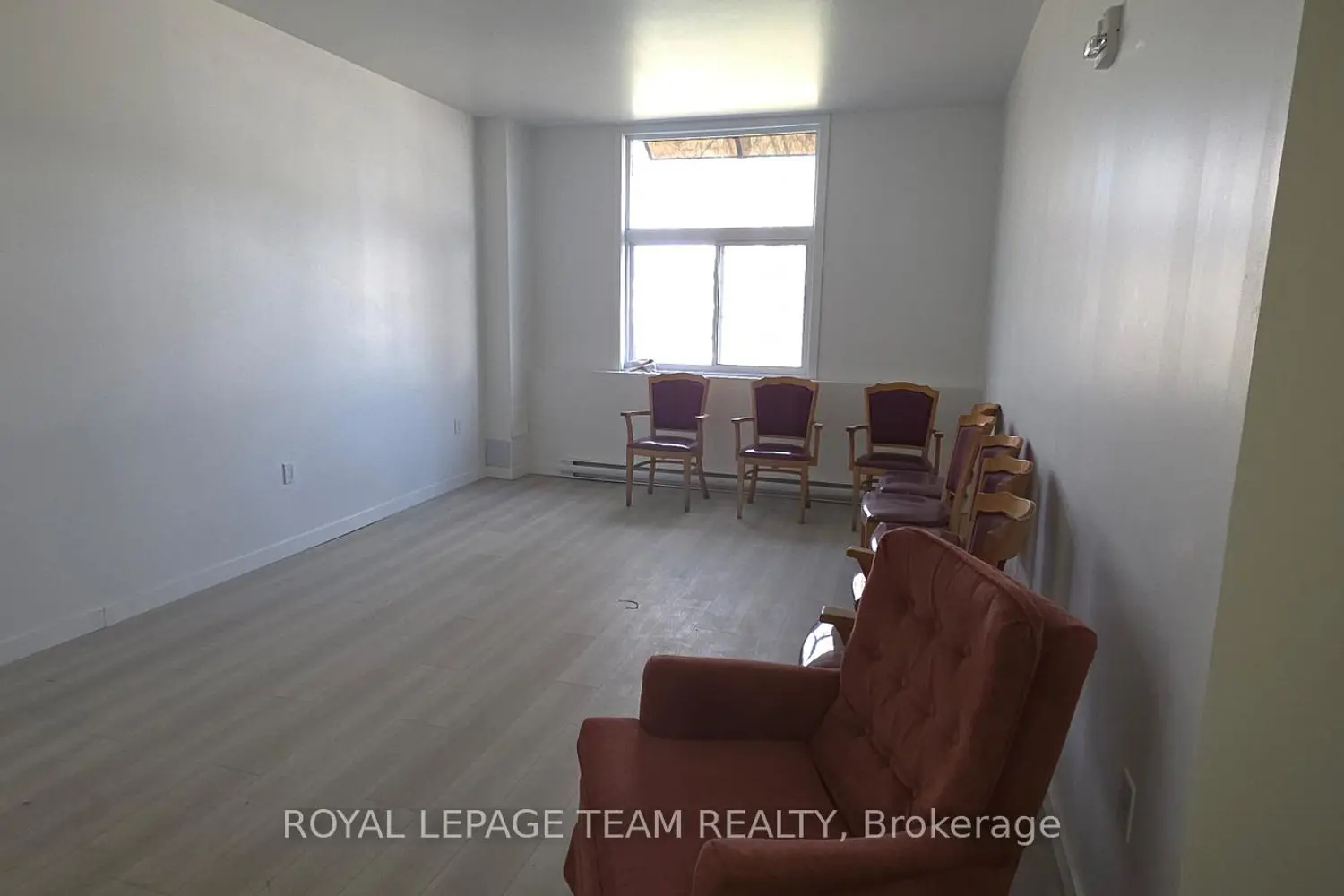 Additional image 6 of 822 Marlborough Street
