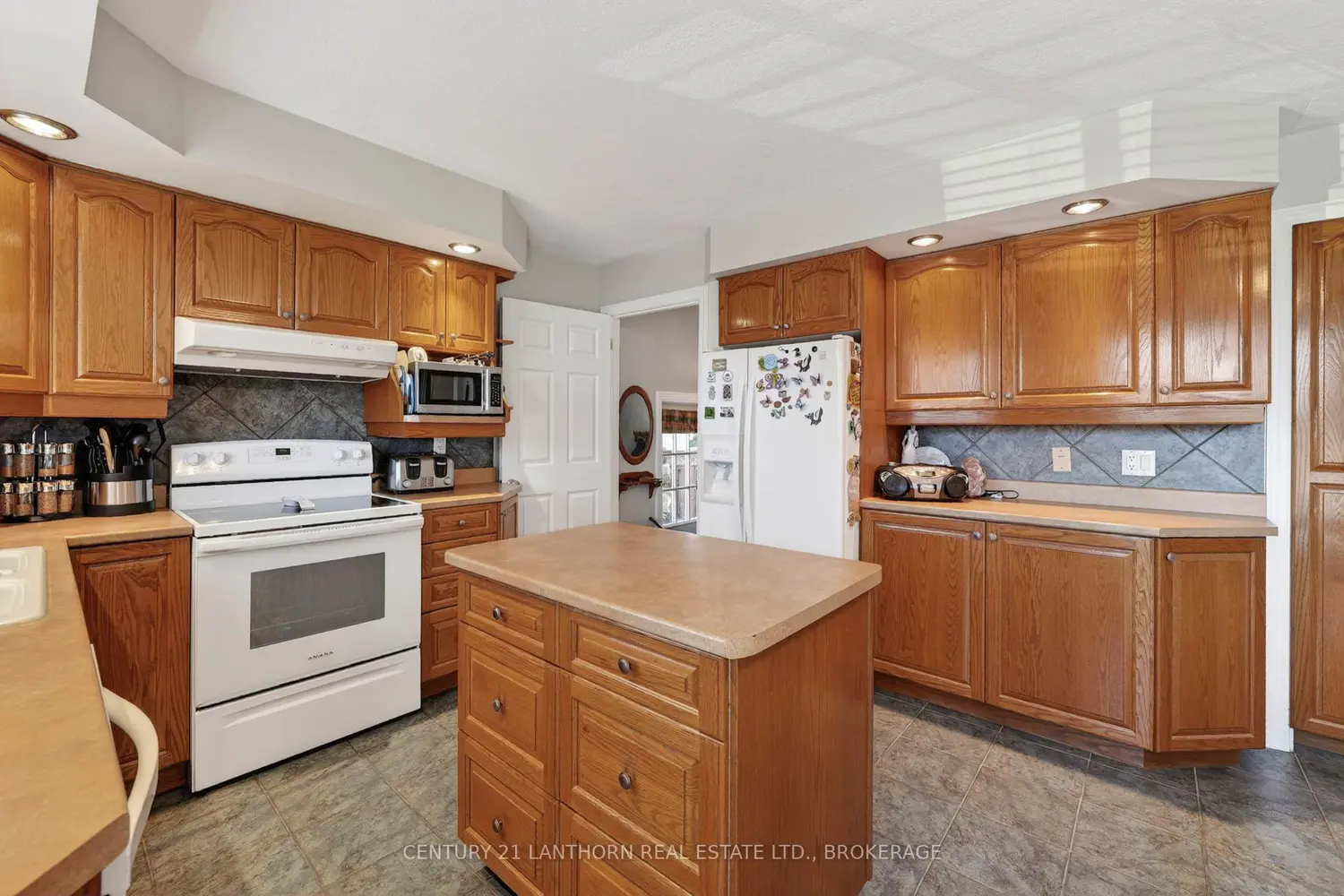 Additional image 5 of 417 Beach Avenue