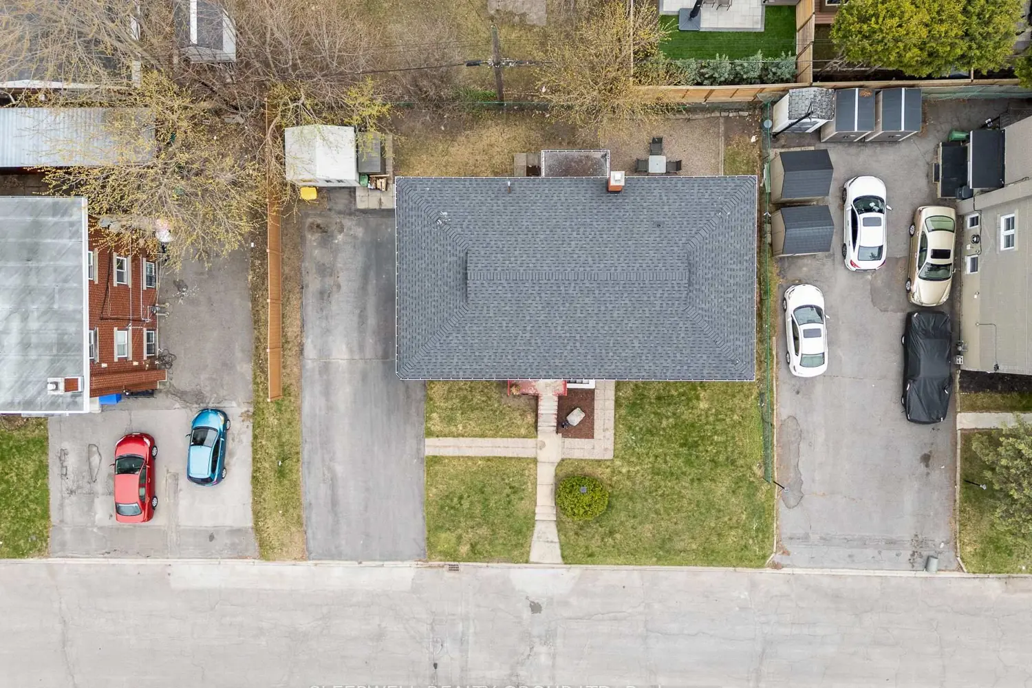 473 Vernon Avenue photo 2