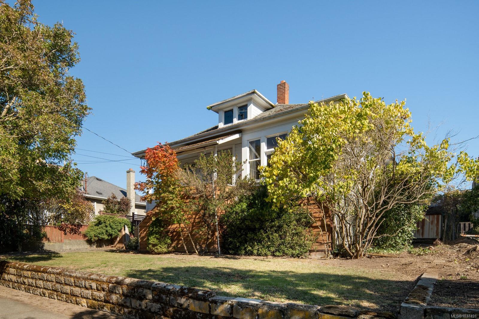 2639 Prior Street, Victoria, BC, V8T 3X7