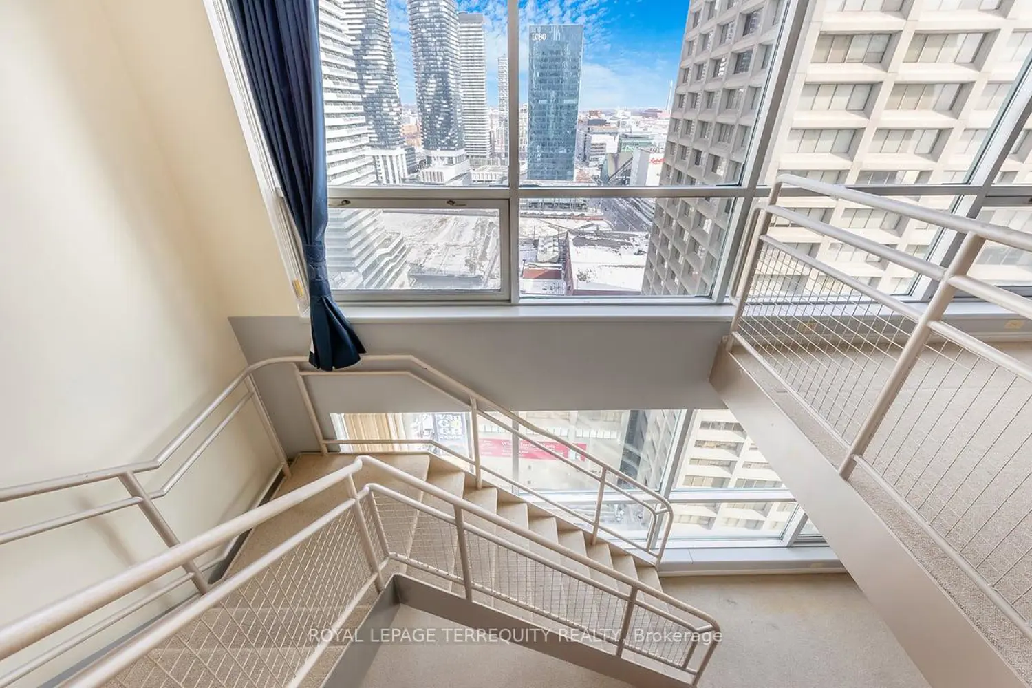 Additional image 11 of 10 Yonge Street 2609