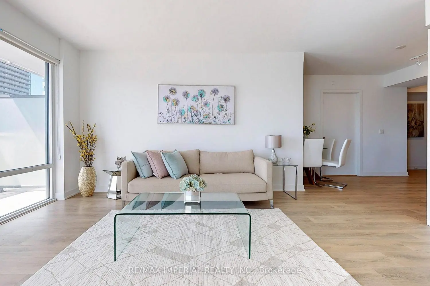 Additional image 4 of 501 Yonge Street 2409