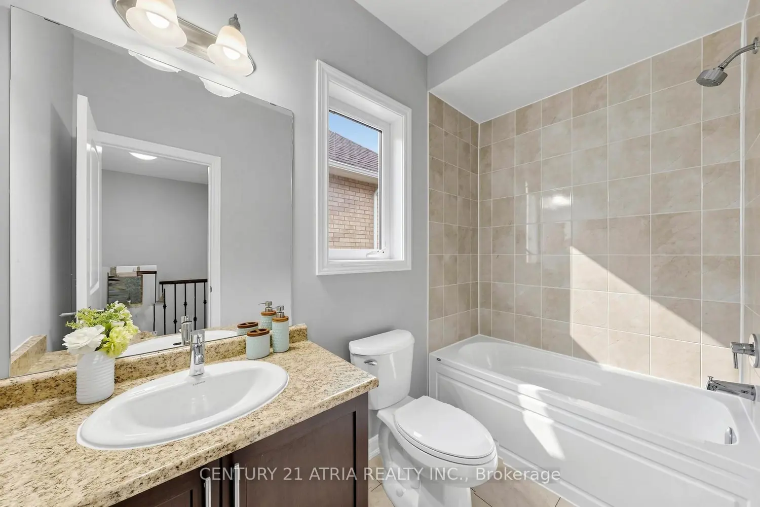 Additional image 16 of 37 Capreol Avenue