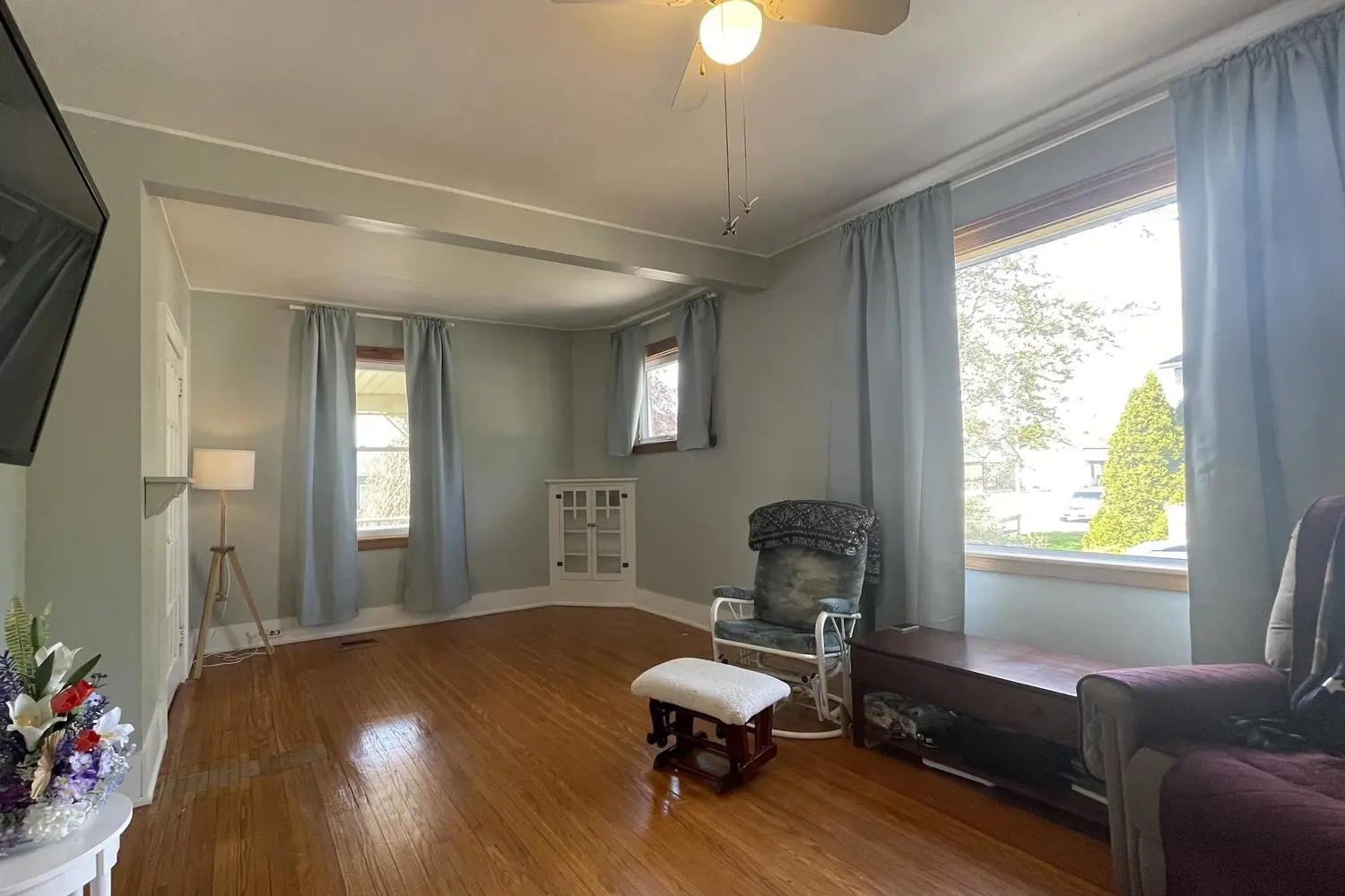 489 Rachel Street photo 2
