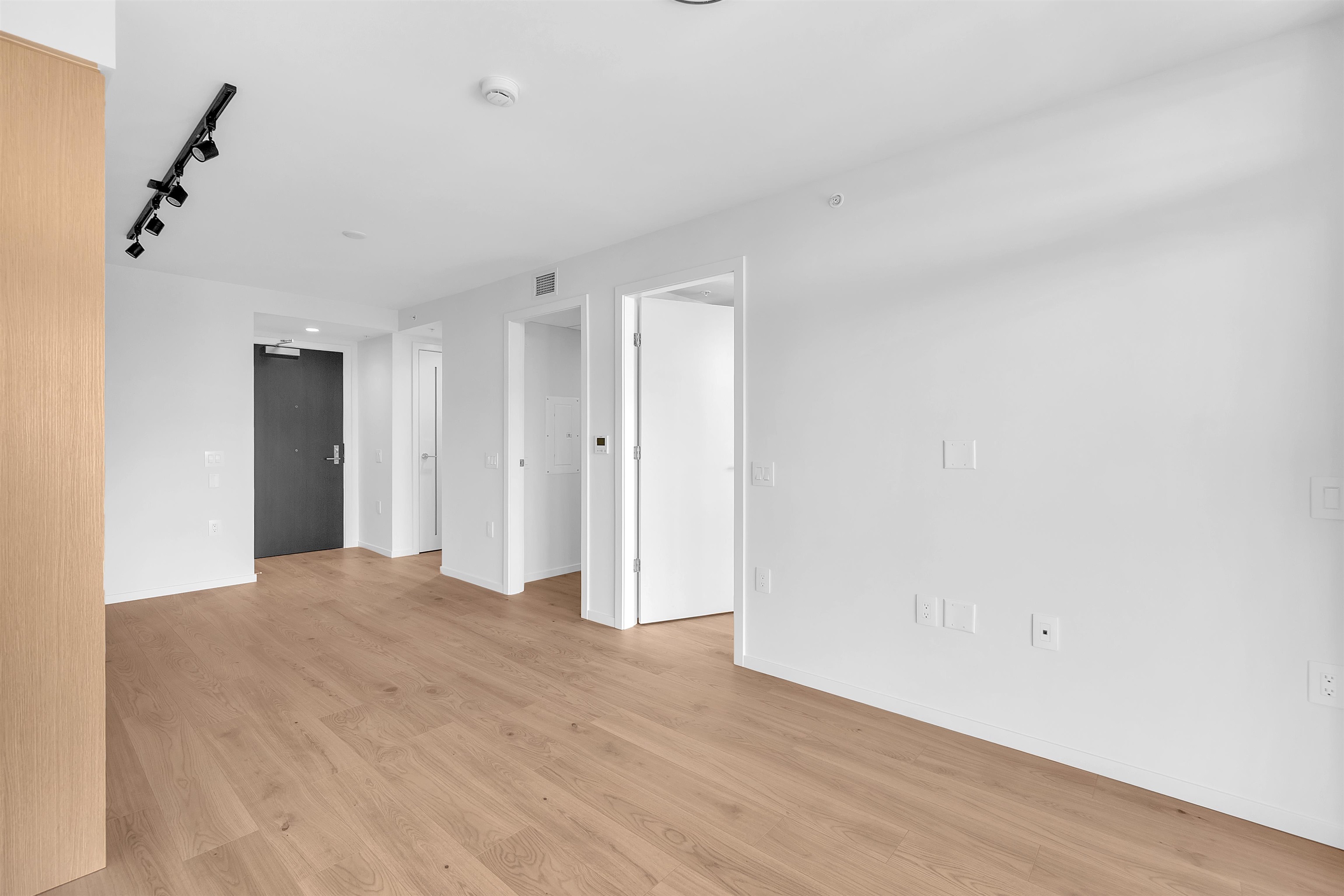 Additional image 5 of 7XX-2729 Kingsway , Vancouver, BC, V5R 0M6