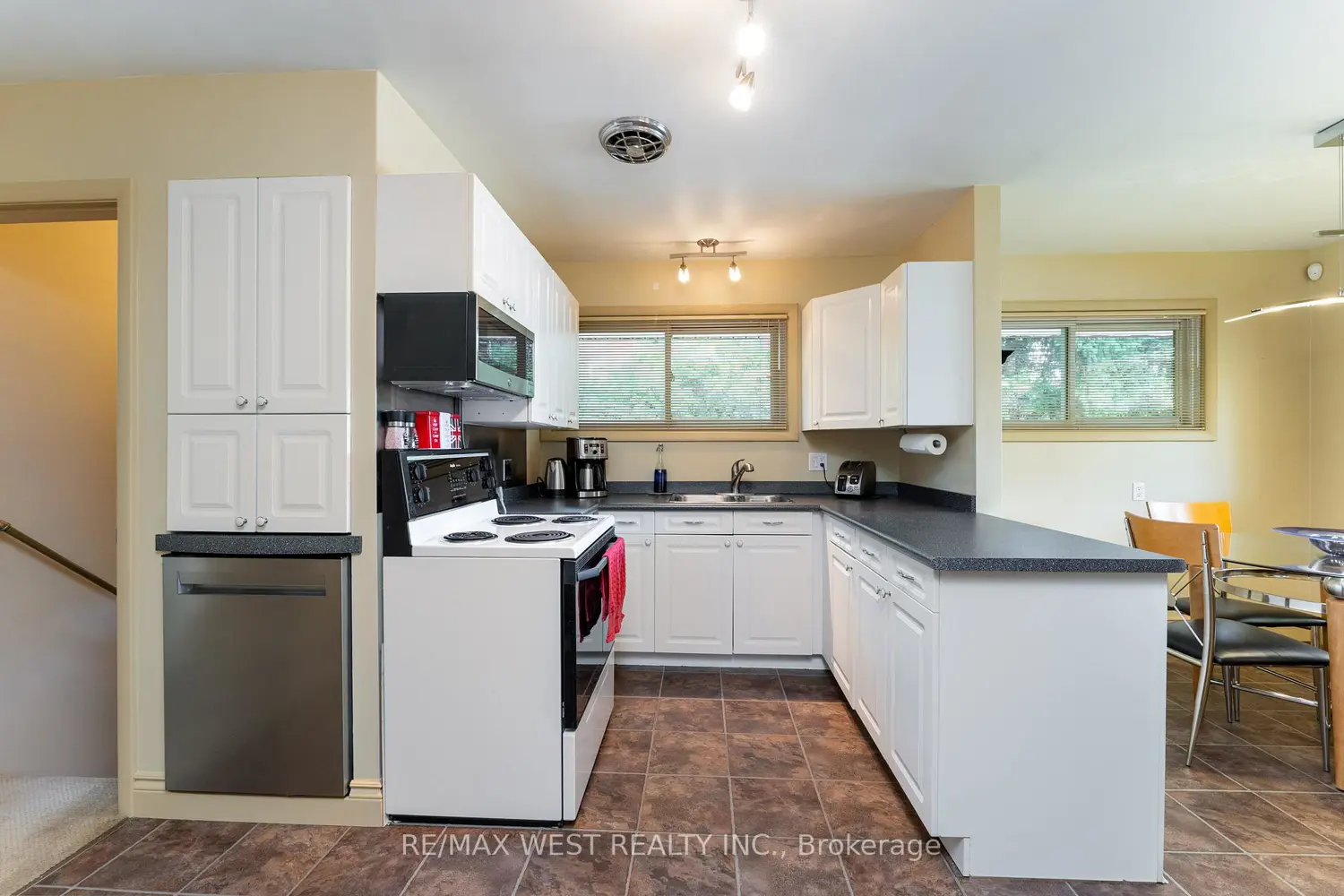 Additional image 4 of 46 Orchard View Boulevard