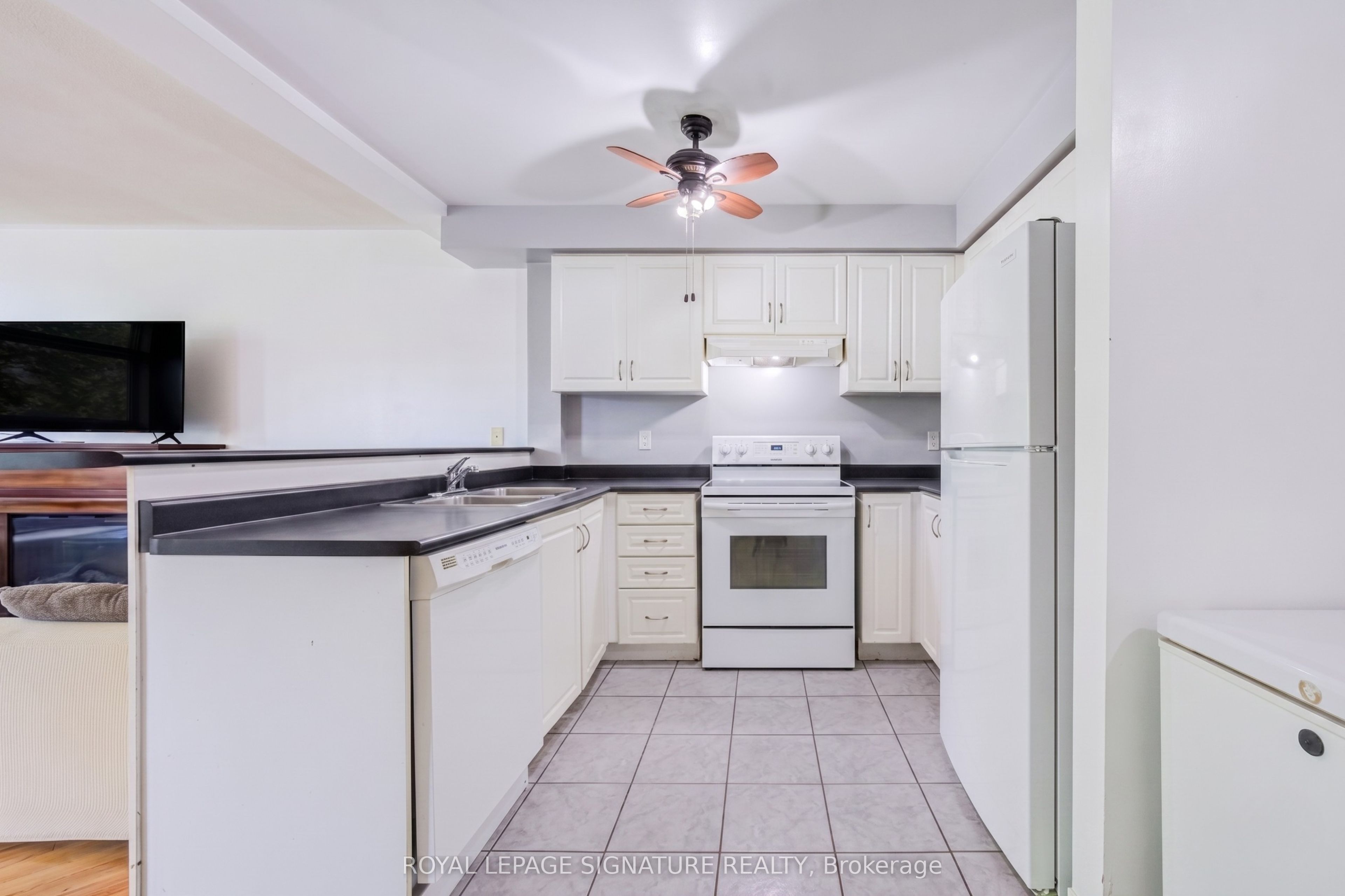 42 Corvette Court, Brampton, ON, L7A 2H8 photo 4