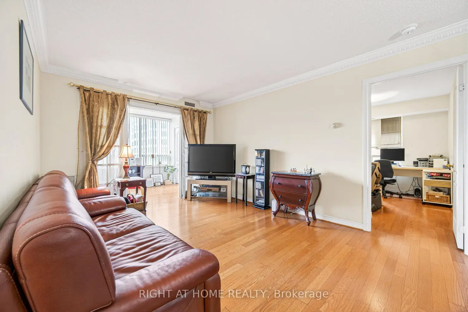 Additional image 5 of 88 Grandview Way 905