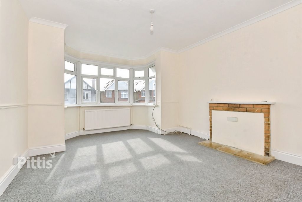 Additional image 5 of 2 bed flat to rentNewport Road, Sandown PO36