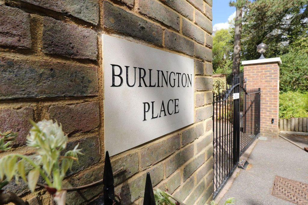 Additional image 6 of 3 bed flat to rentKincraig Drive, Sevenoaks TN13