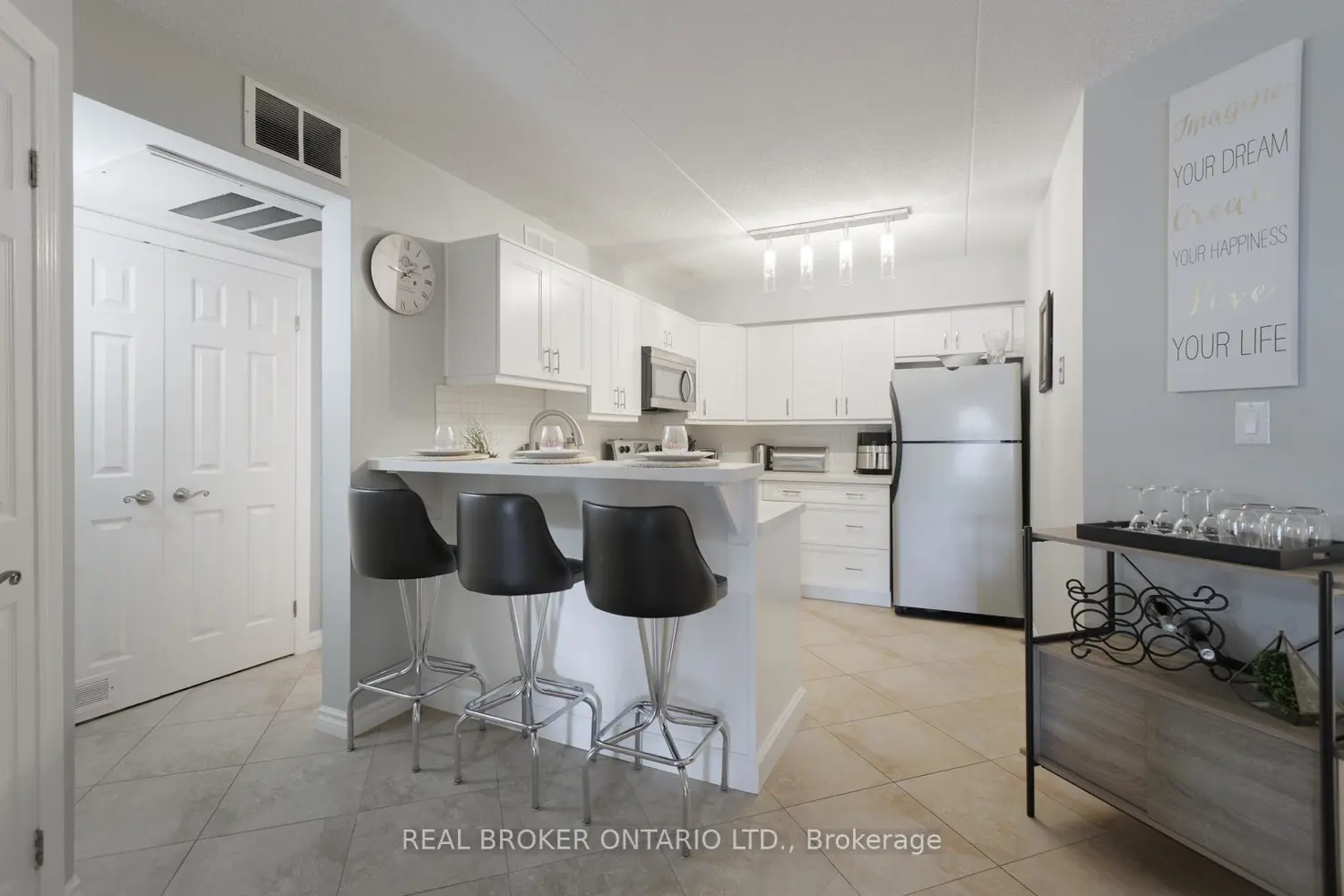Additional image 3 of 2040 Cleaver Avenue 218
