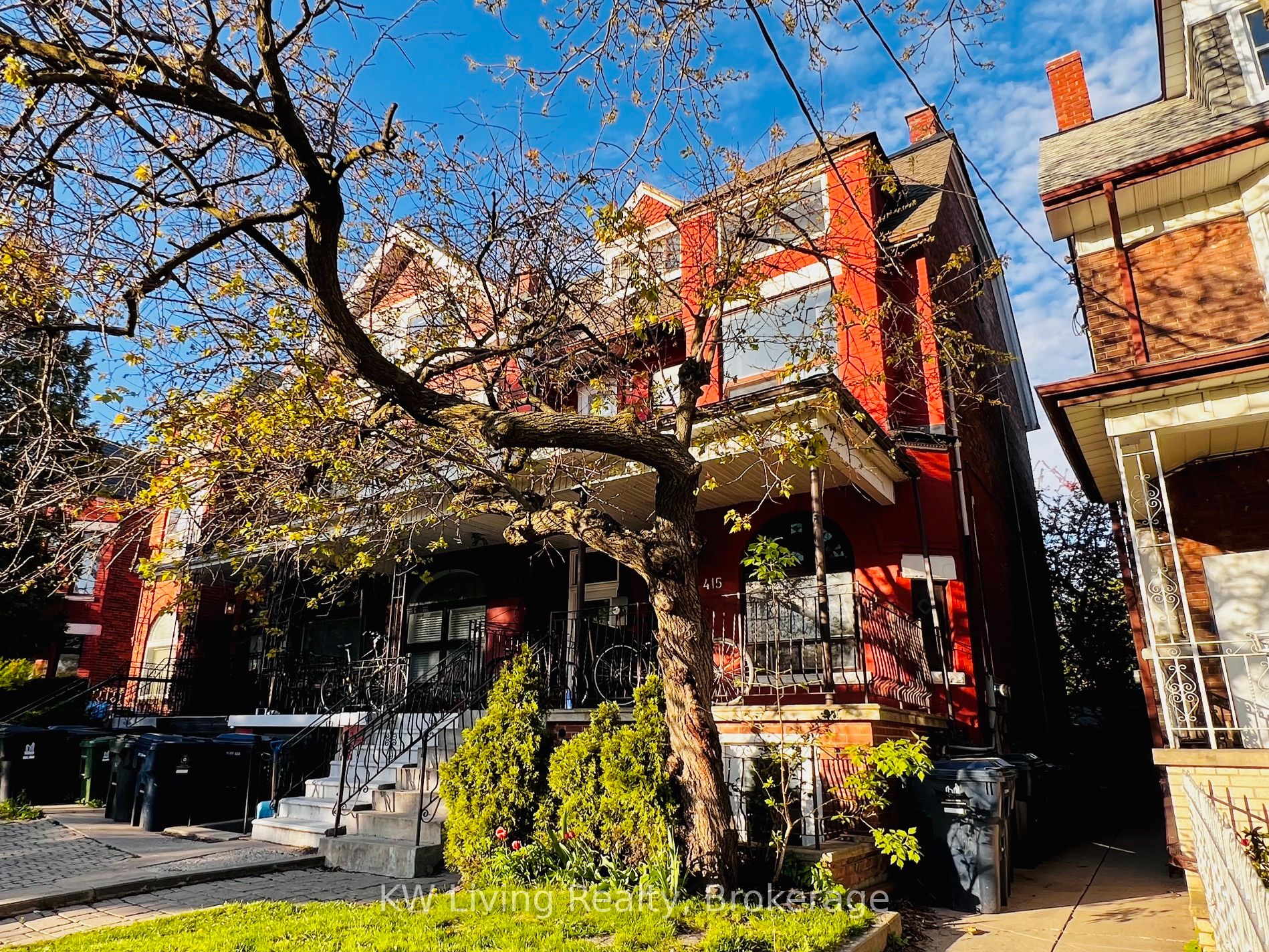 Main-415 Manning Avenue, Toronto, ON, M6G 2V6