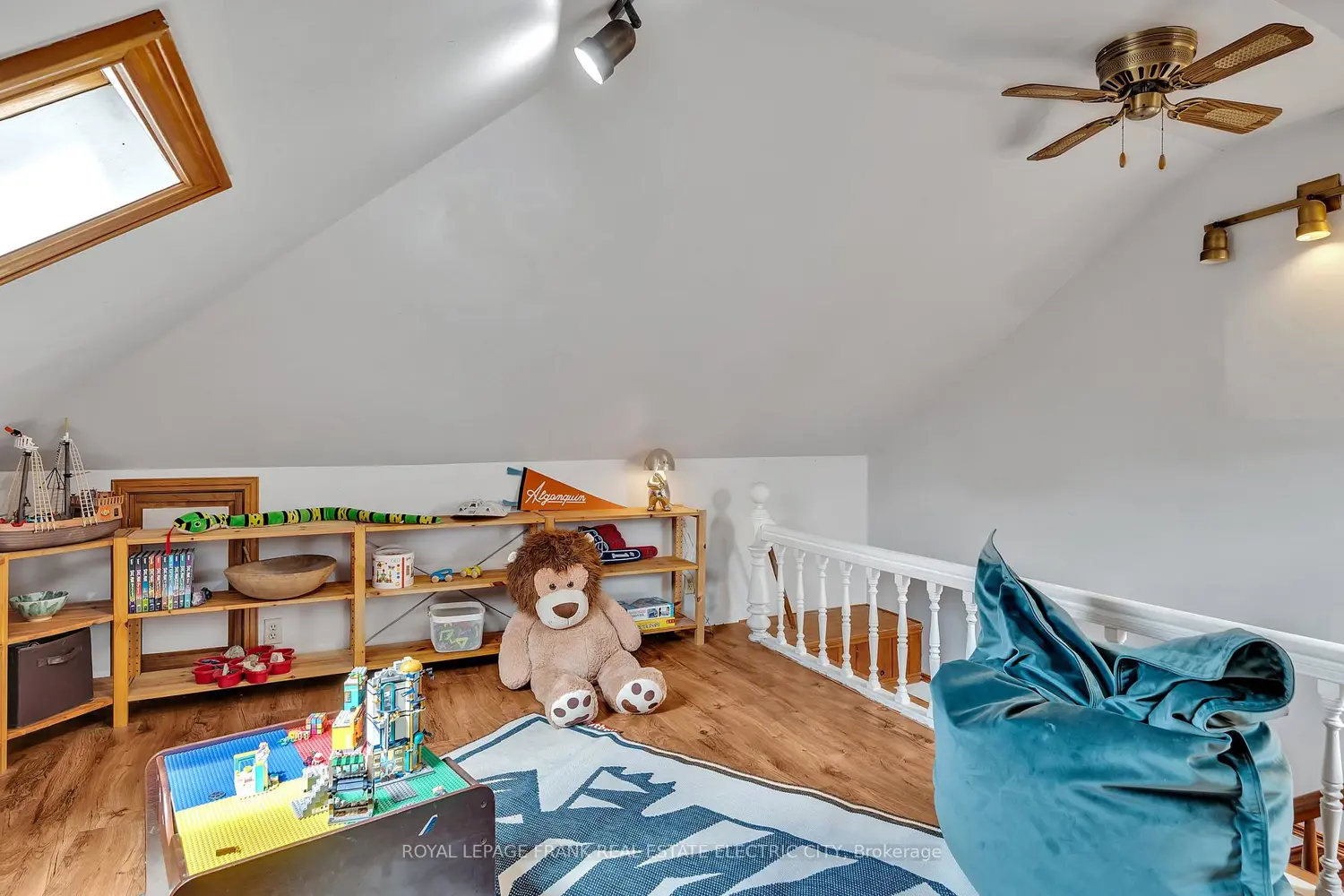 Additional image 16 of 551 Weller Street
