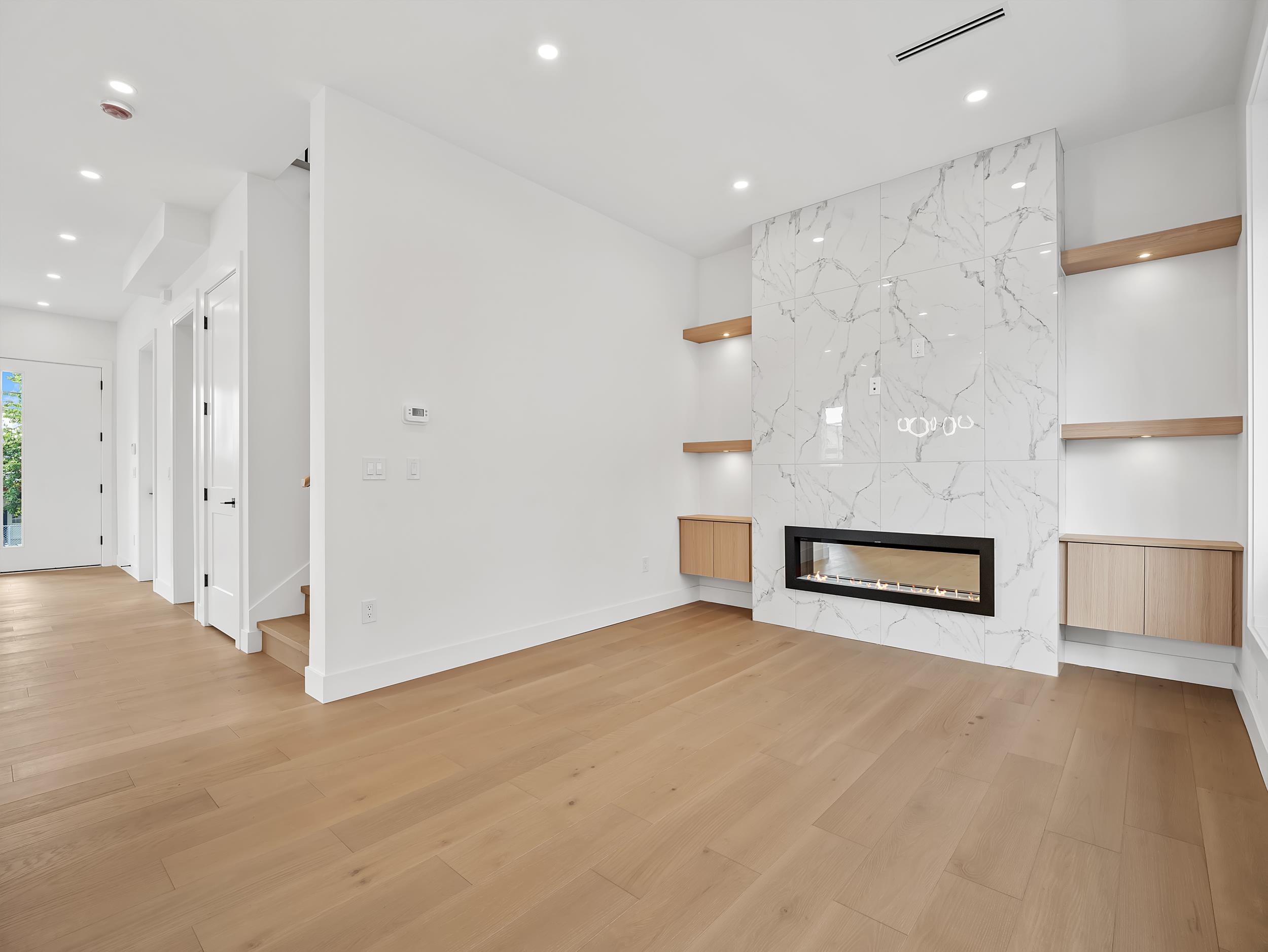 Additional image 3 of 2-6885 Aubrey Street, Burnaby, BC, V5B 2E4
