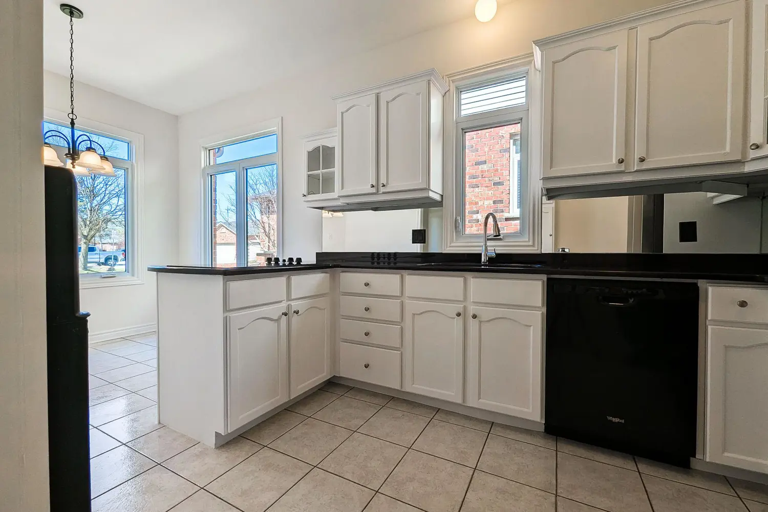 Additional image 10 of 400 Ambleside Drive 10