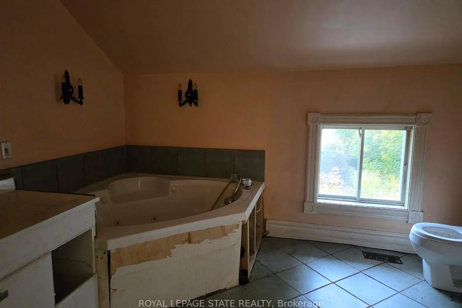 Additional image 9 of 4336 Elgin Street