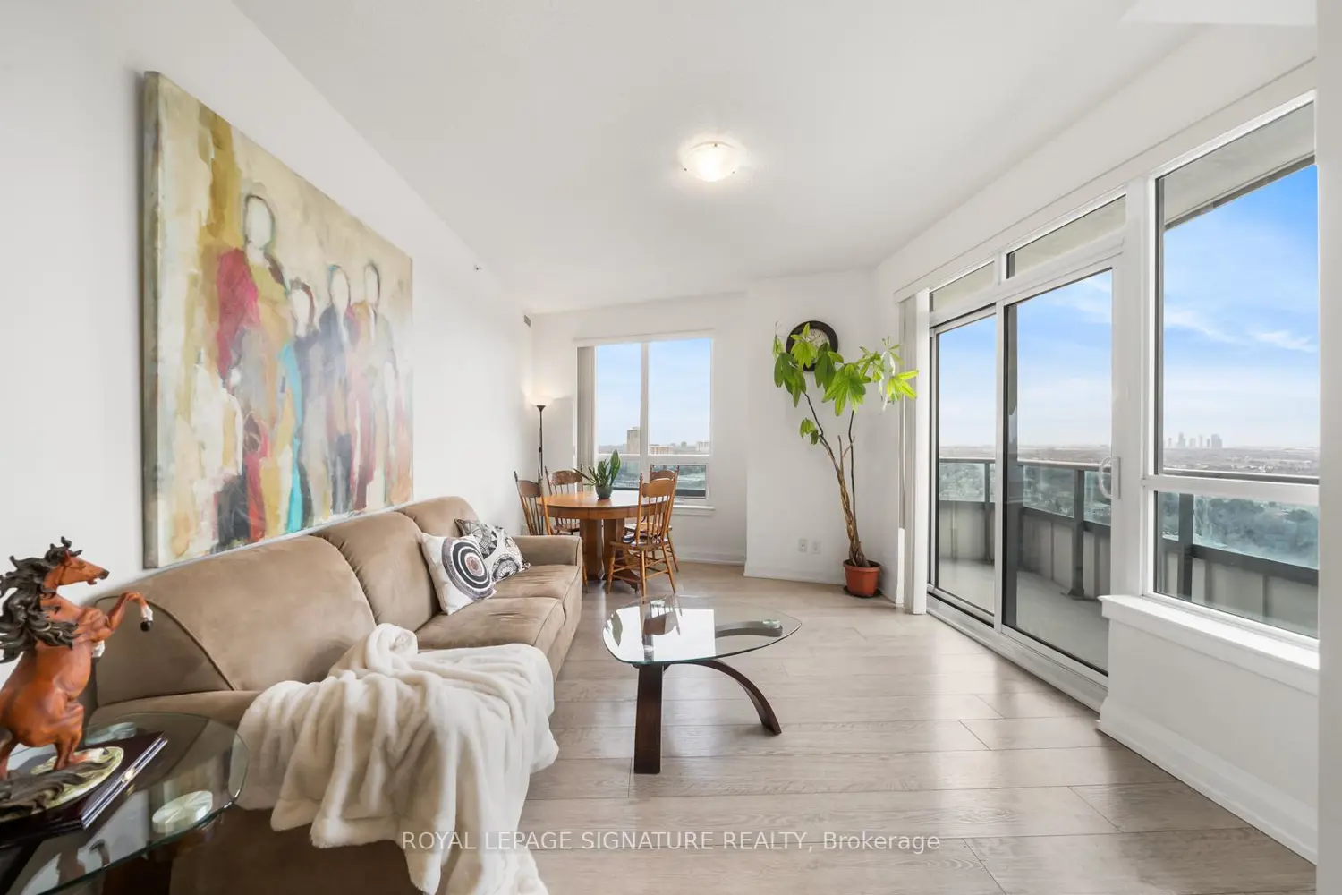 Additional image 2 of 7171 Yonge Street 2108