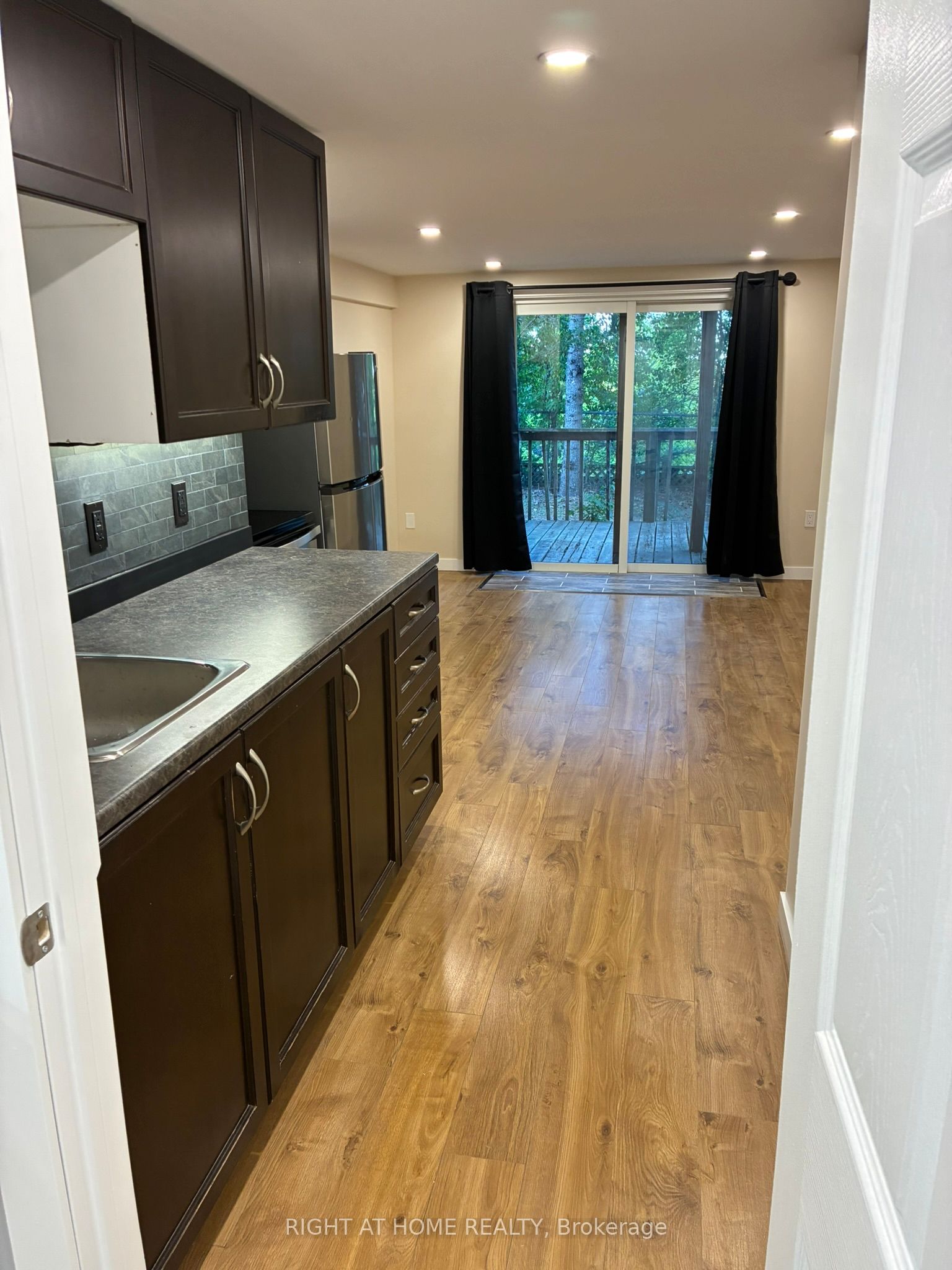 Additional image 4 of Unit 2-9 Quail Crescent, Barrie, ON, L4N 6X1