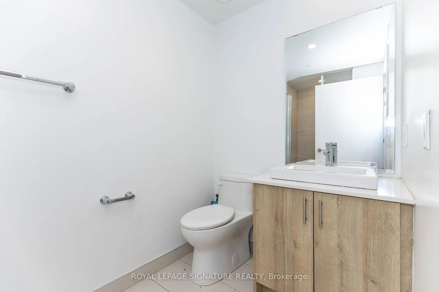 Additional image 2 of 1195 The Queensway 610