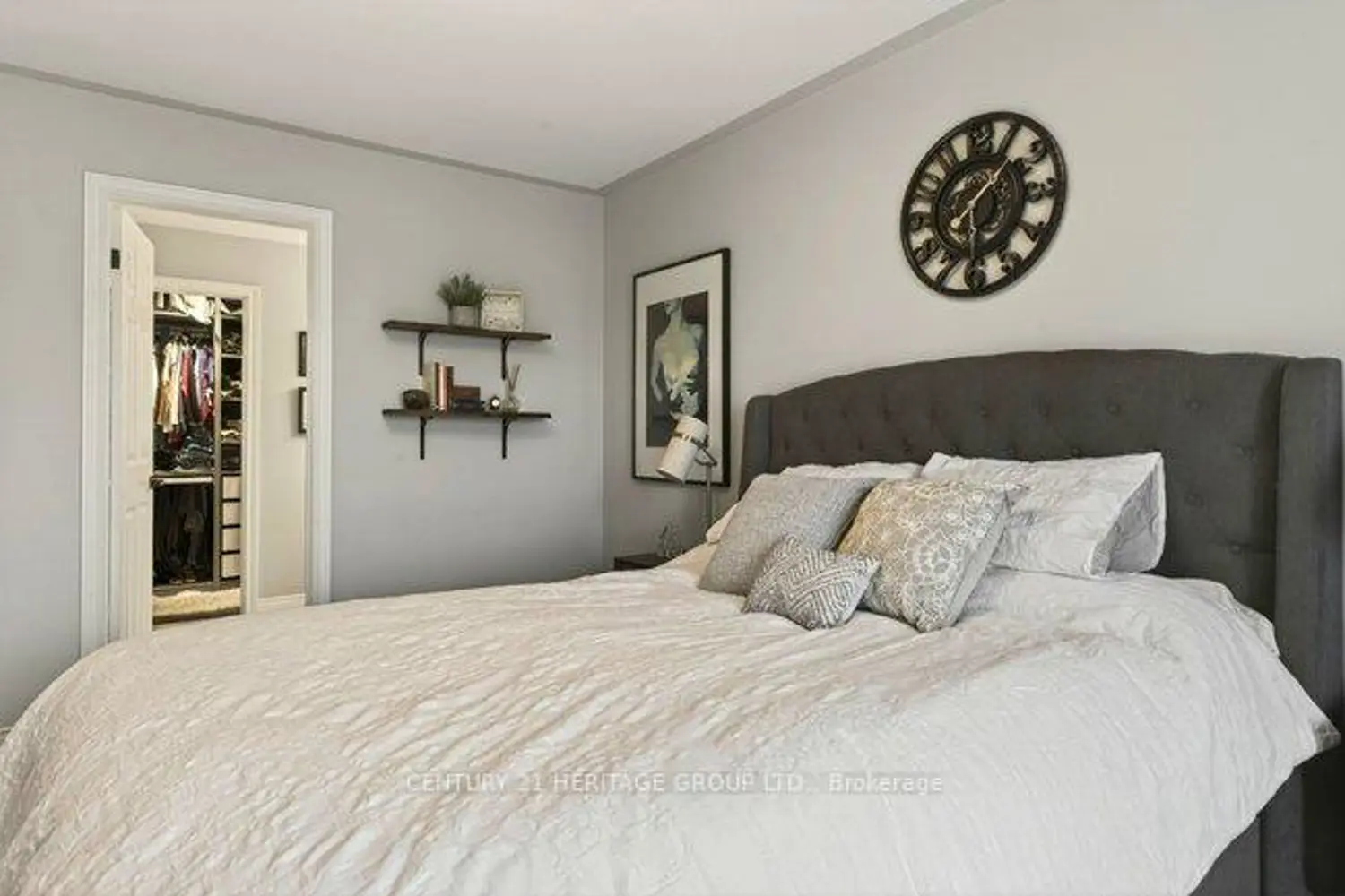 67 Macneil Court photo 5