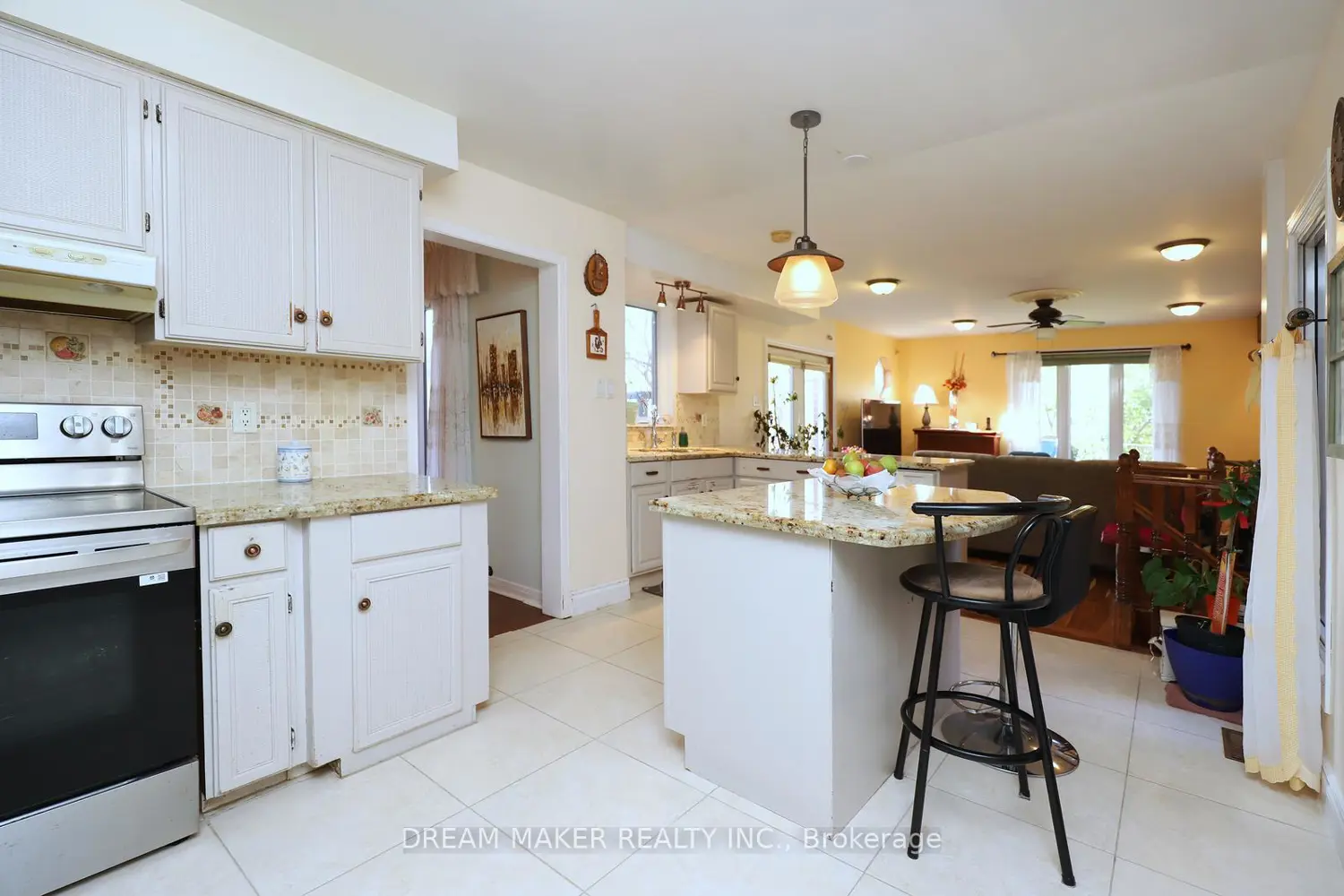 Additional image 10 of 4272 Wakefield Crescent