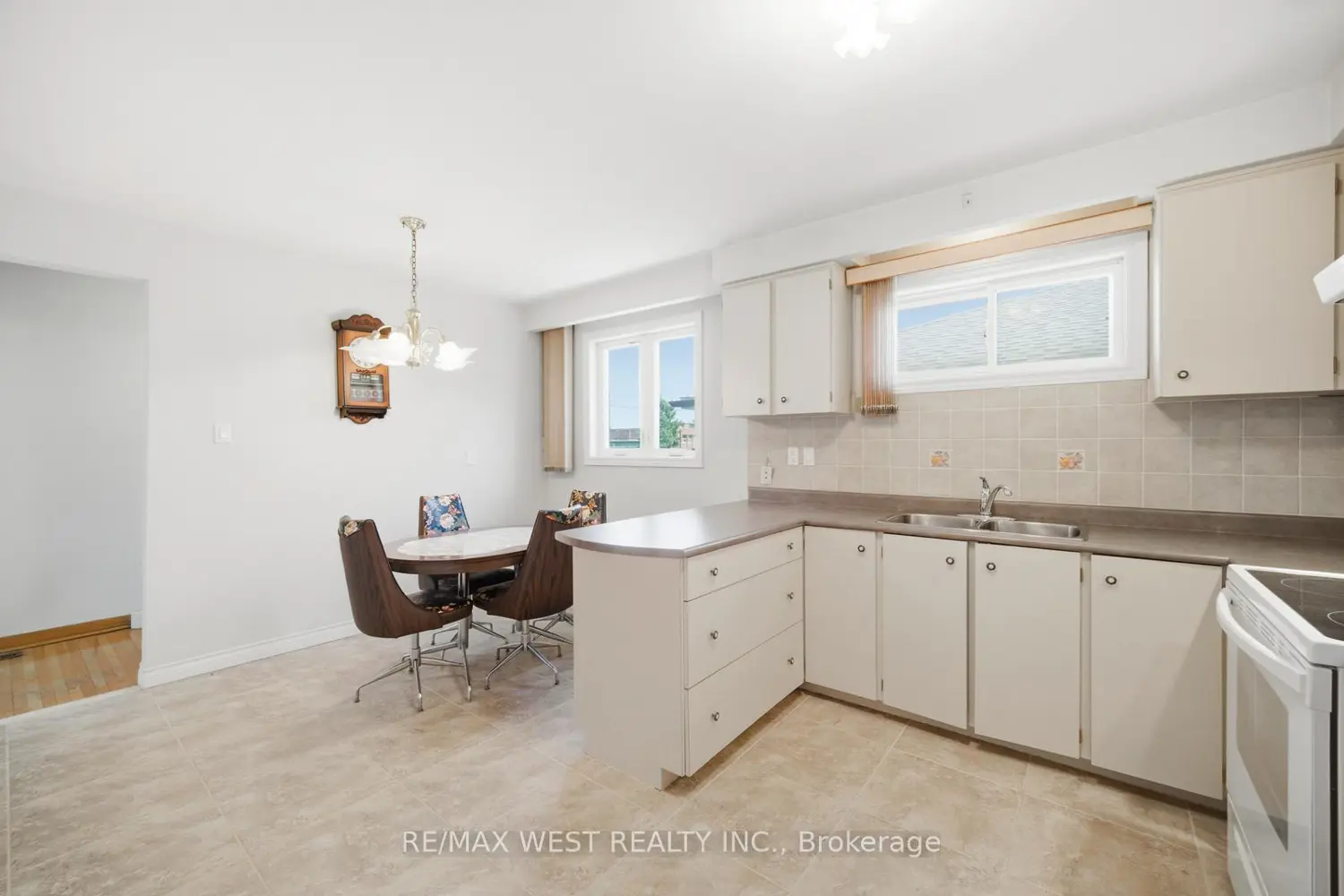 Additional image 7 of 111 Shoreham Drive