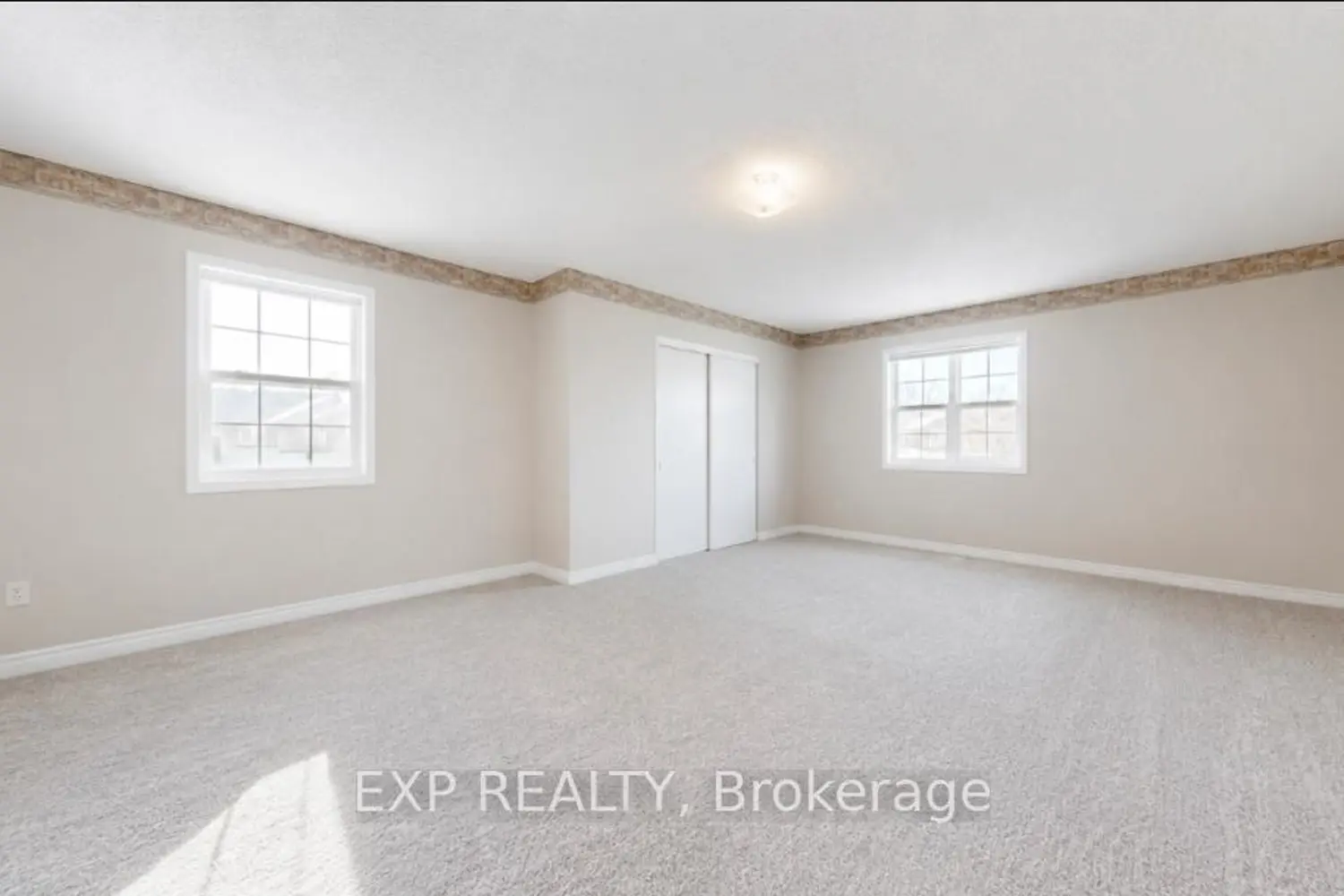 33 Wrendale Crescent photo 4