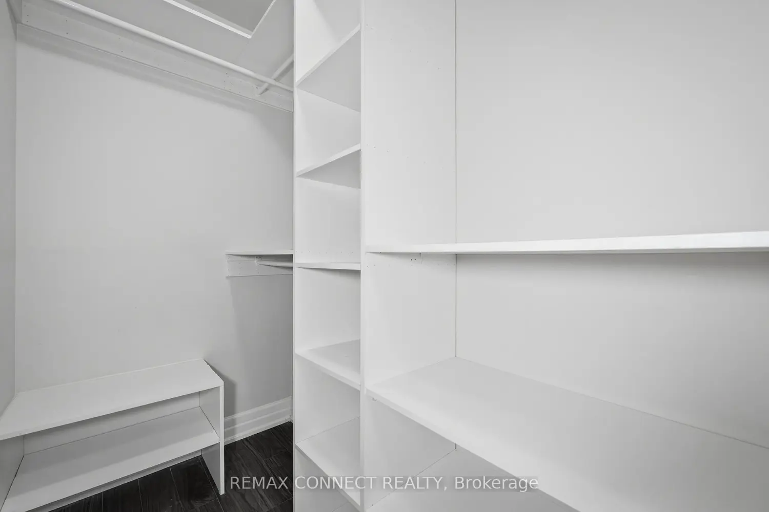 Additional image 15 of 11121 Yonge Street 512