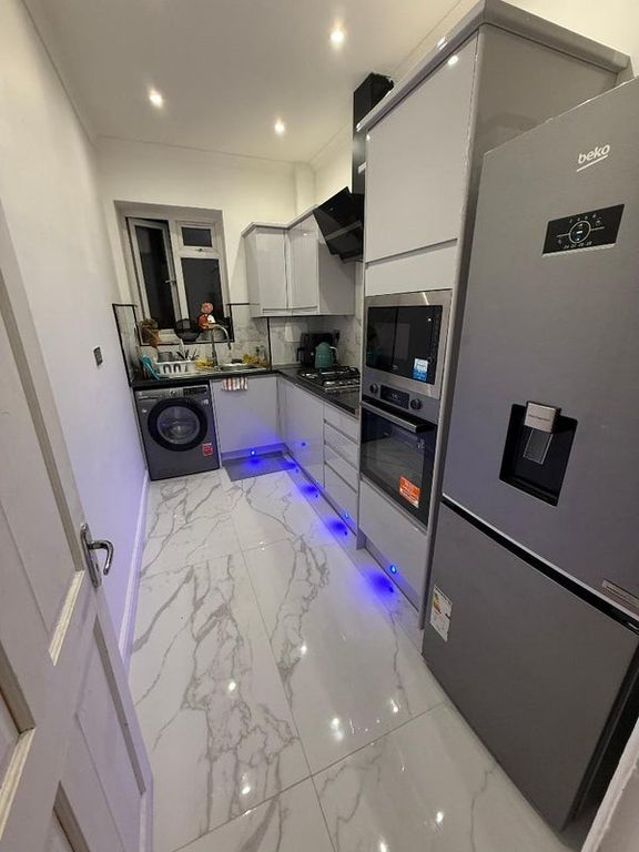 Additional image 5 of Room to rentStation Road, London N3