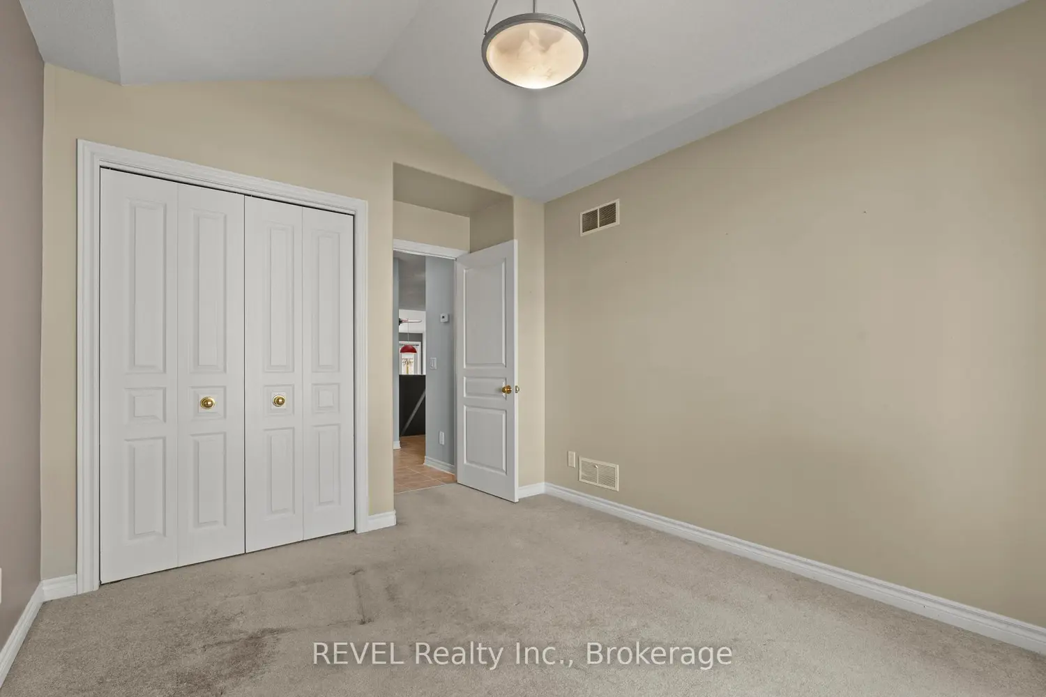 Additional image 7 of 605 Welland Avenue 3