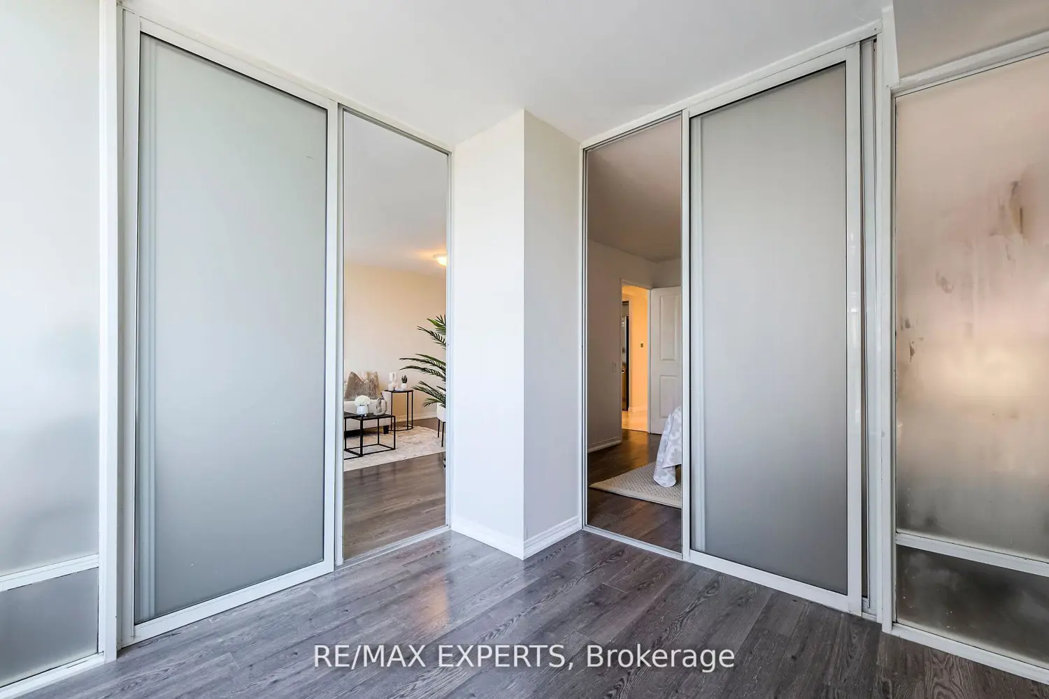 Additional image 16 of 942 Yonge Street 1006