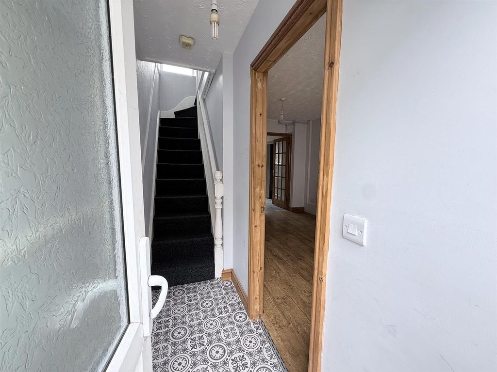 Additional image 2 of 2 bed terraced house to rentSand Street, Pwllheli LL53