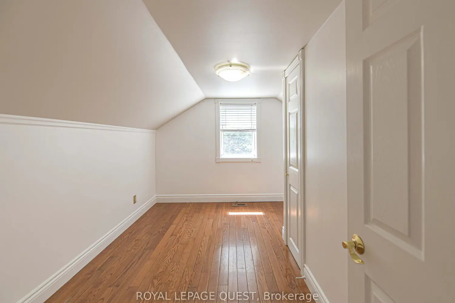 Additional image 16 of 1046 Southwood Road