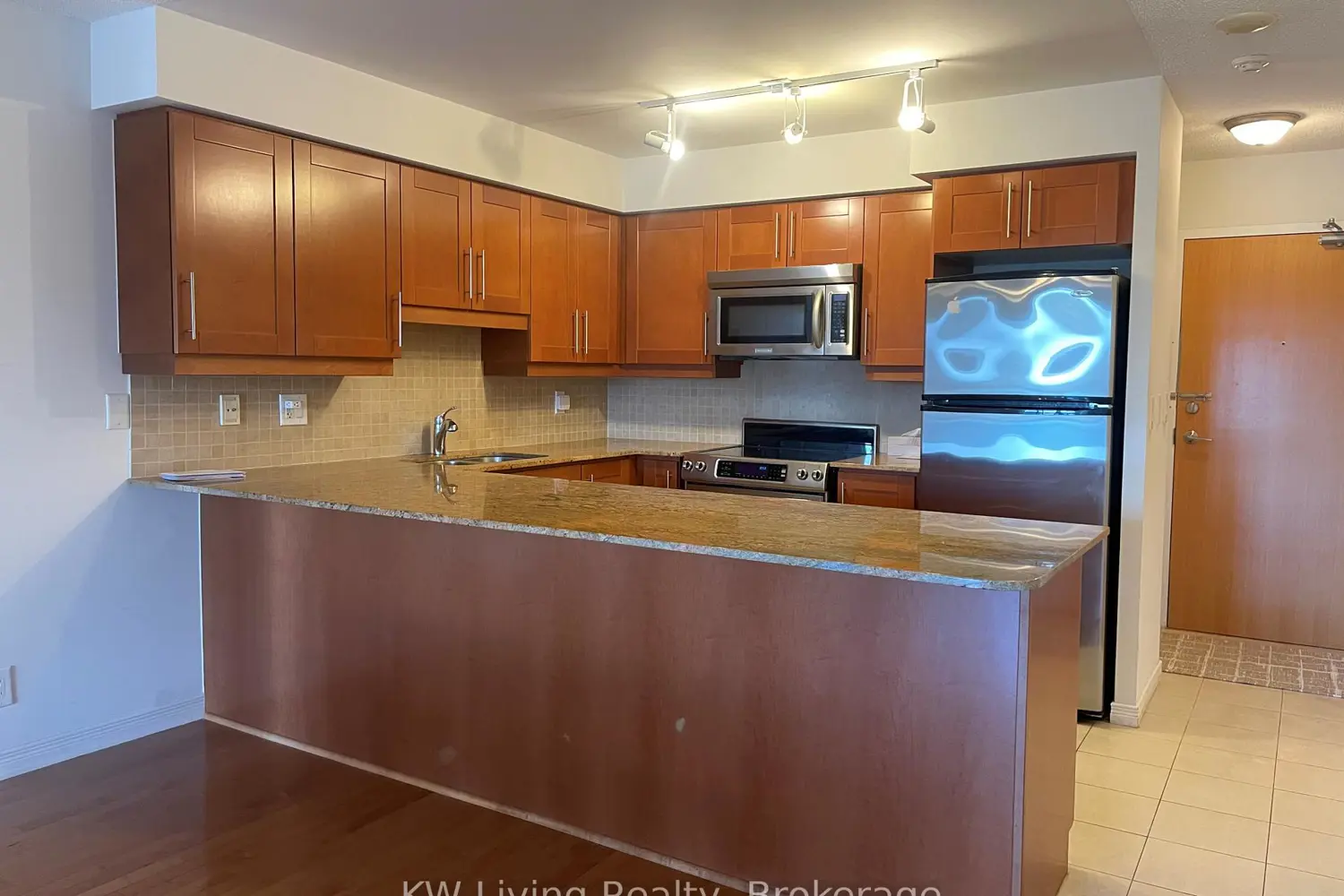 Additional image 6 of 736 Spadina Avenue 709