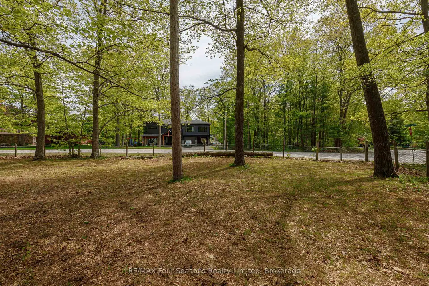 Additional image 11 of 828 Oxbow Park Drive