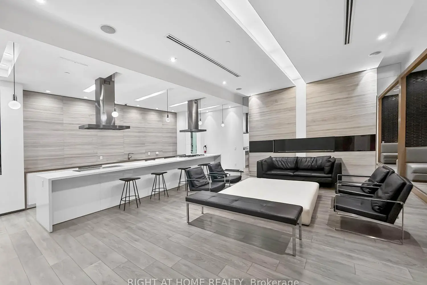 Additional image 16 of 1030 King Street 802