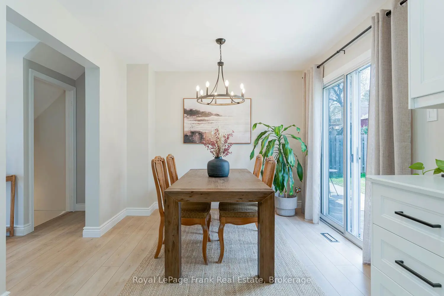 24 Mcguire Crescent photo 5