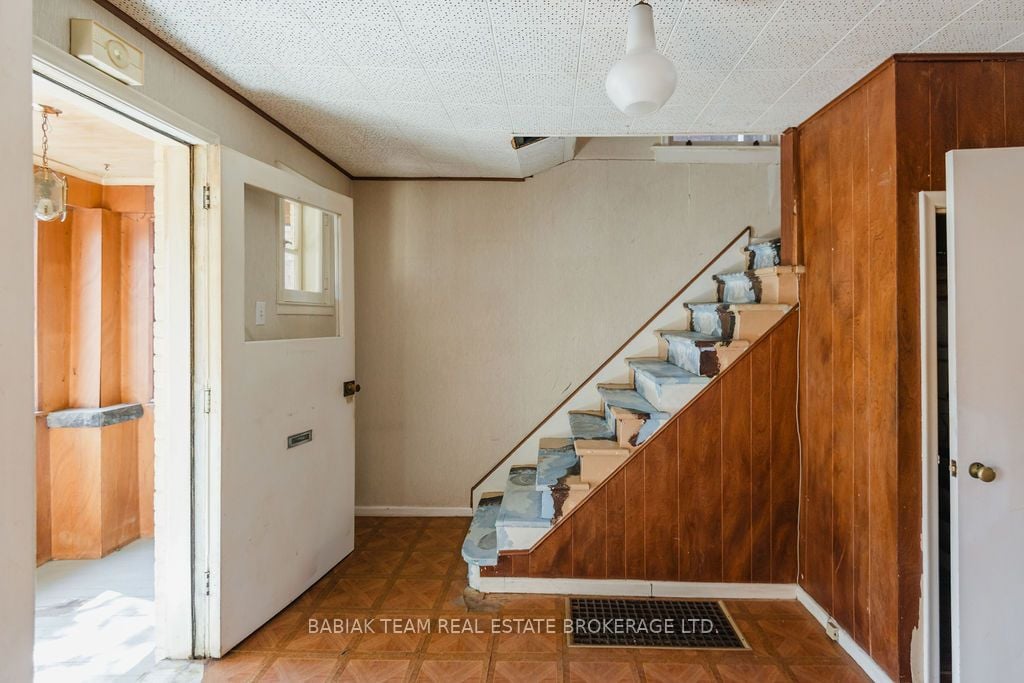 Additional image 4 of 32 Radford Avenue, Toronto, ON, M6R 1Z6