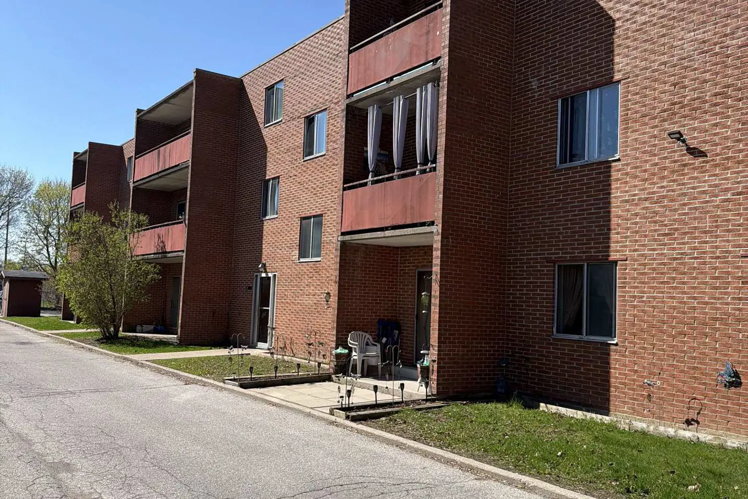 187 Lisgar Ave Avenue 204