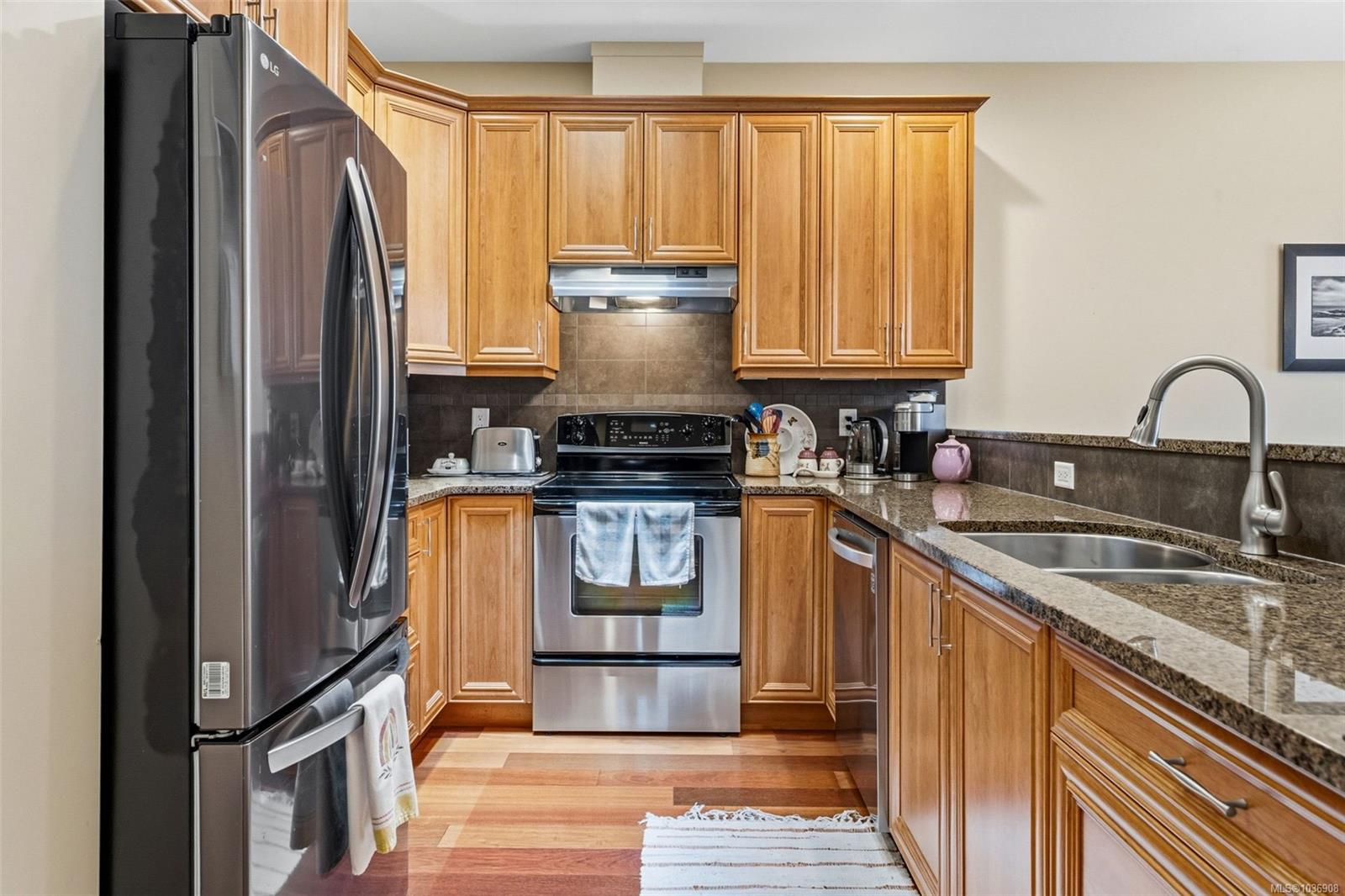 Additional image 6 of 2-9625 Fifth Street, Sidney, BC, V8L 2W7