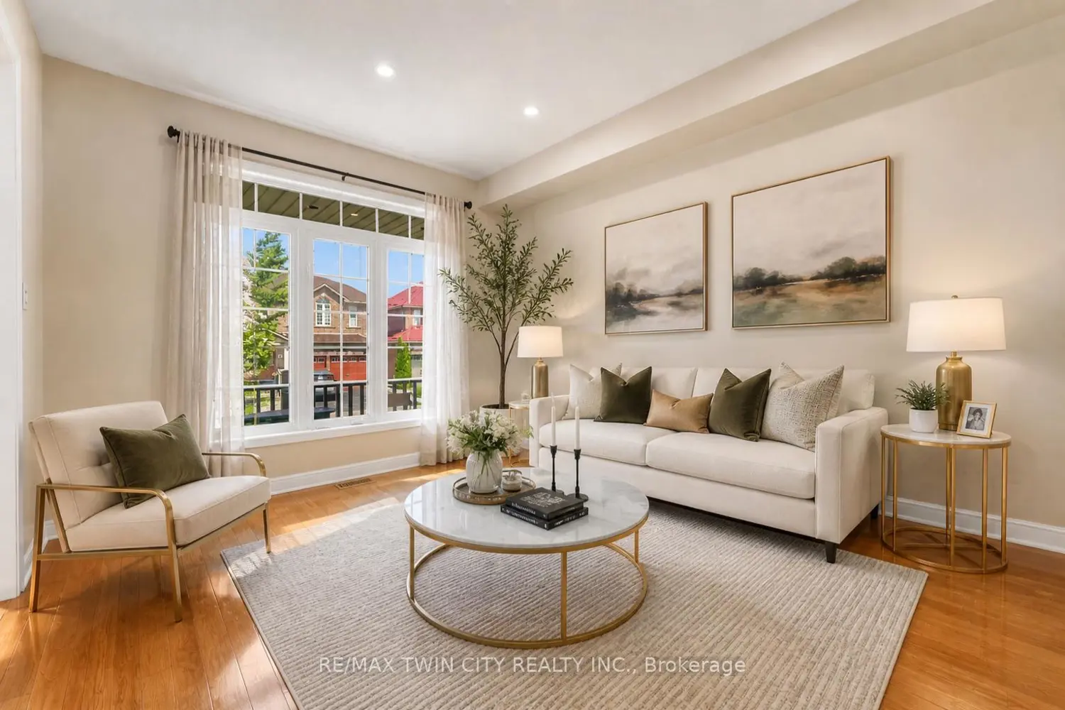 6 Canarygrass Drive