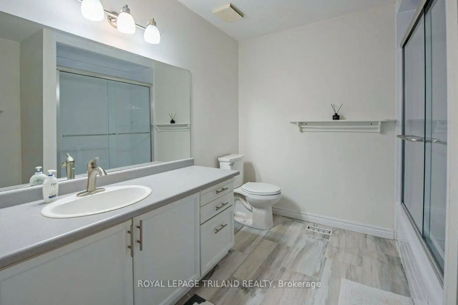 Additional image 15 of 1570 Richmond Street 48