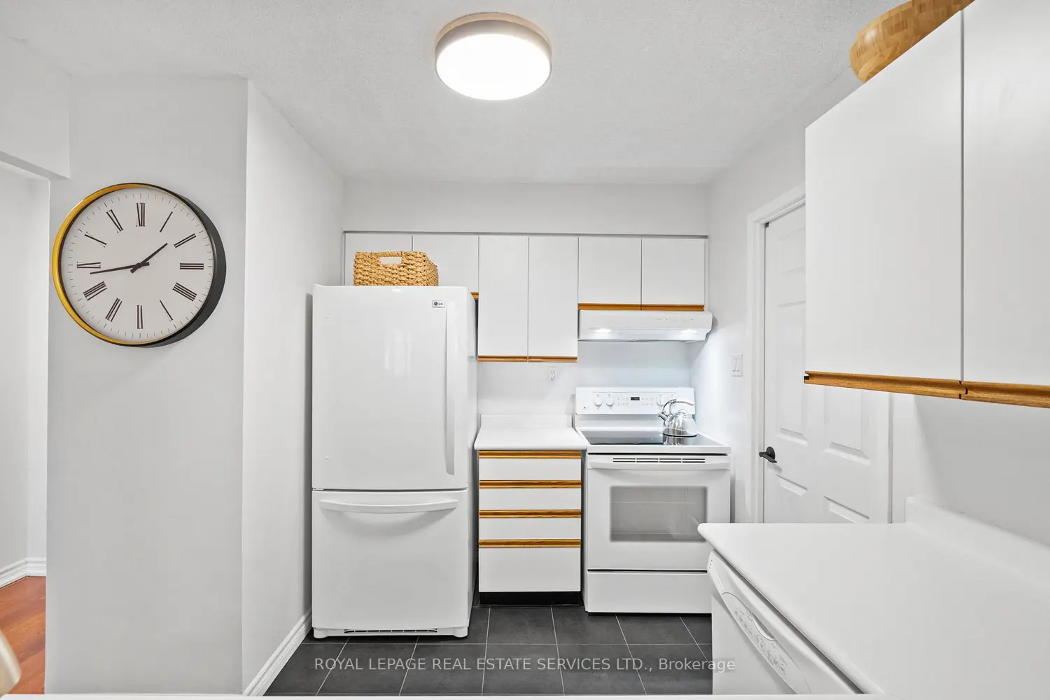Additional image 8 of 185 Robinson Street 202