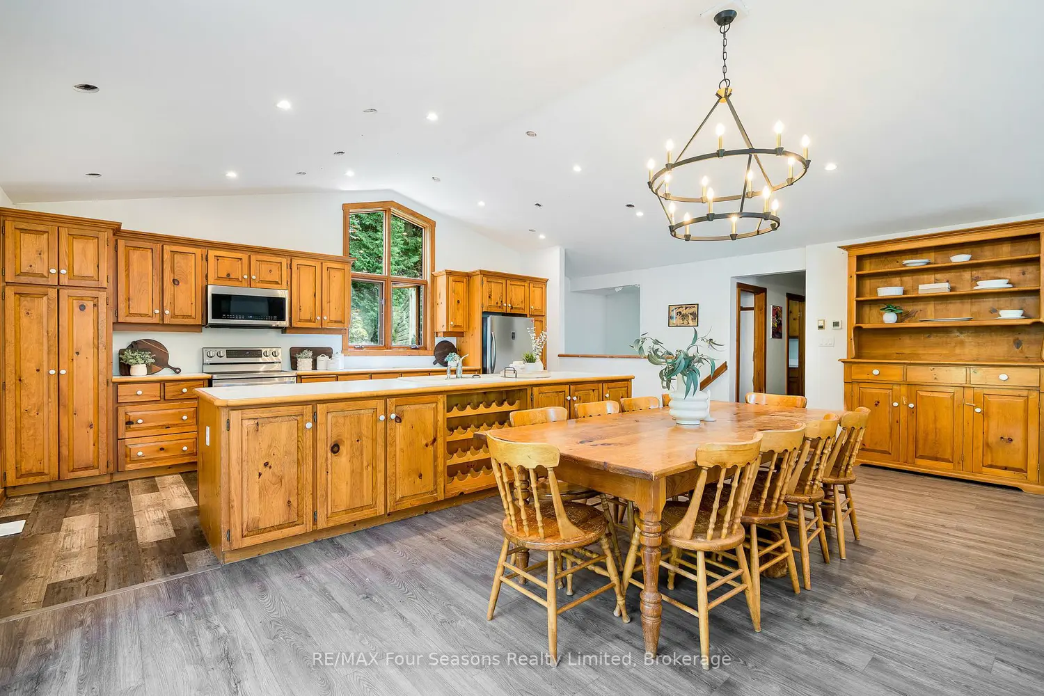 Additional image 6 of 188 Highpoint Crescent