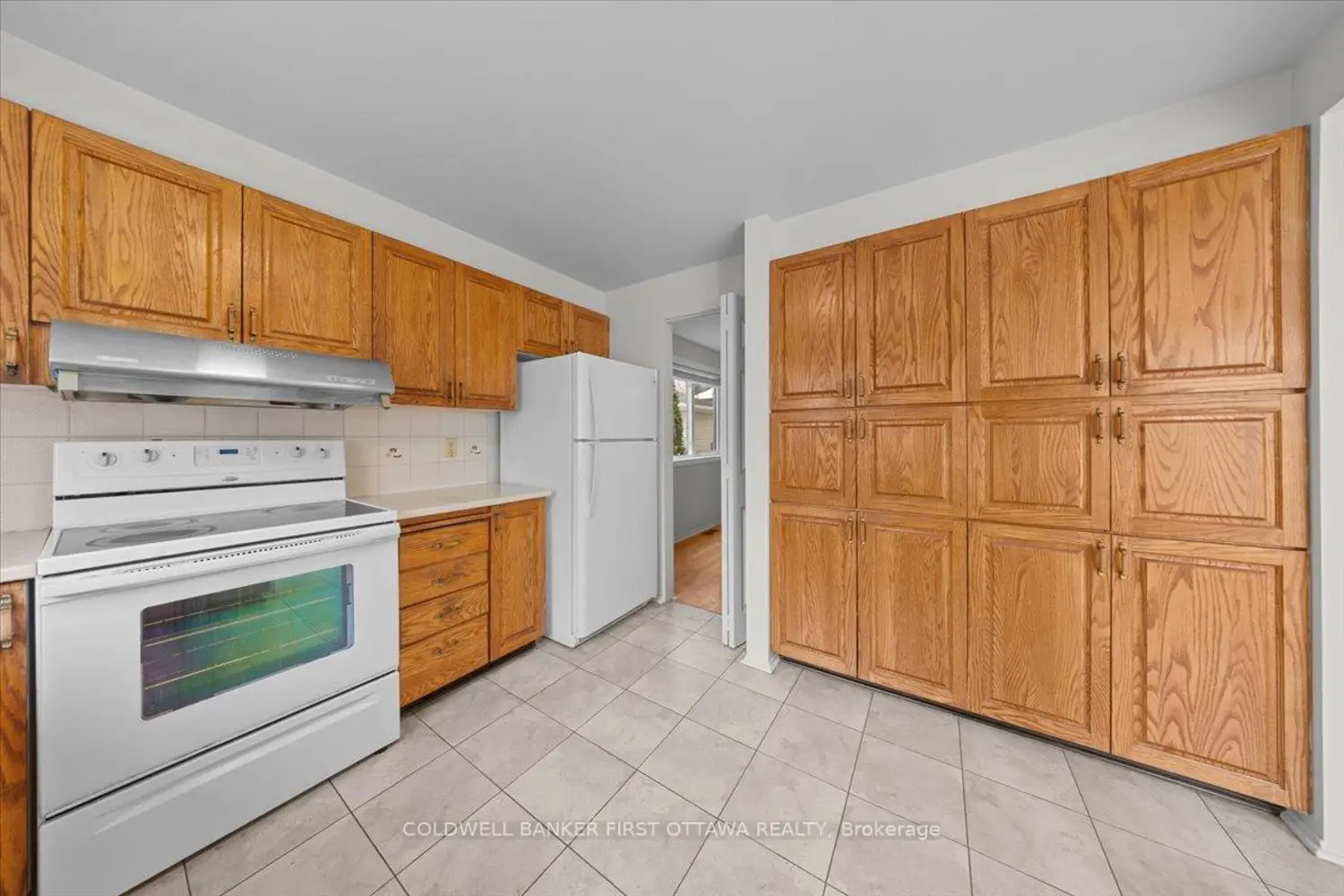1841 Thistleleaf Crescent photo 3