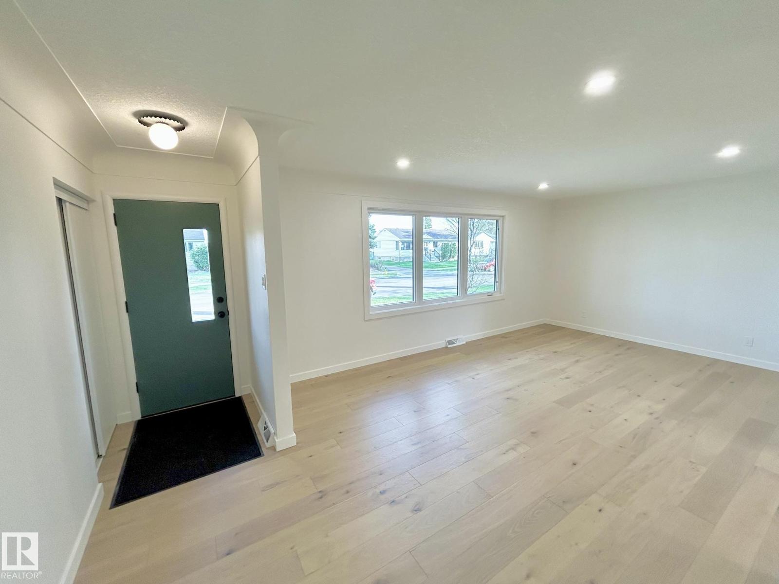 Additional image 6 of 8516 64 Avenue NW, Edmonton, AB, T6E0H3